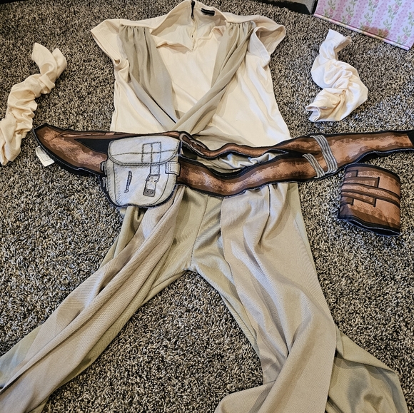 Star Wars Other - Rae from Star Wars costume 5 piece set medium girl